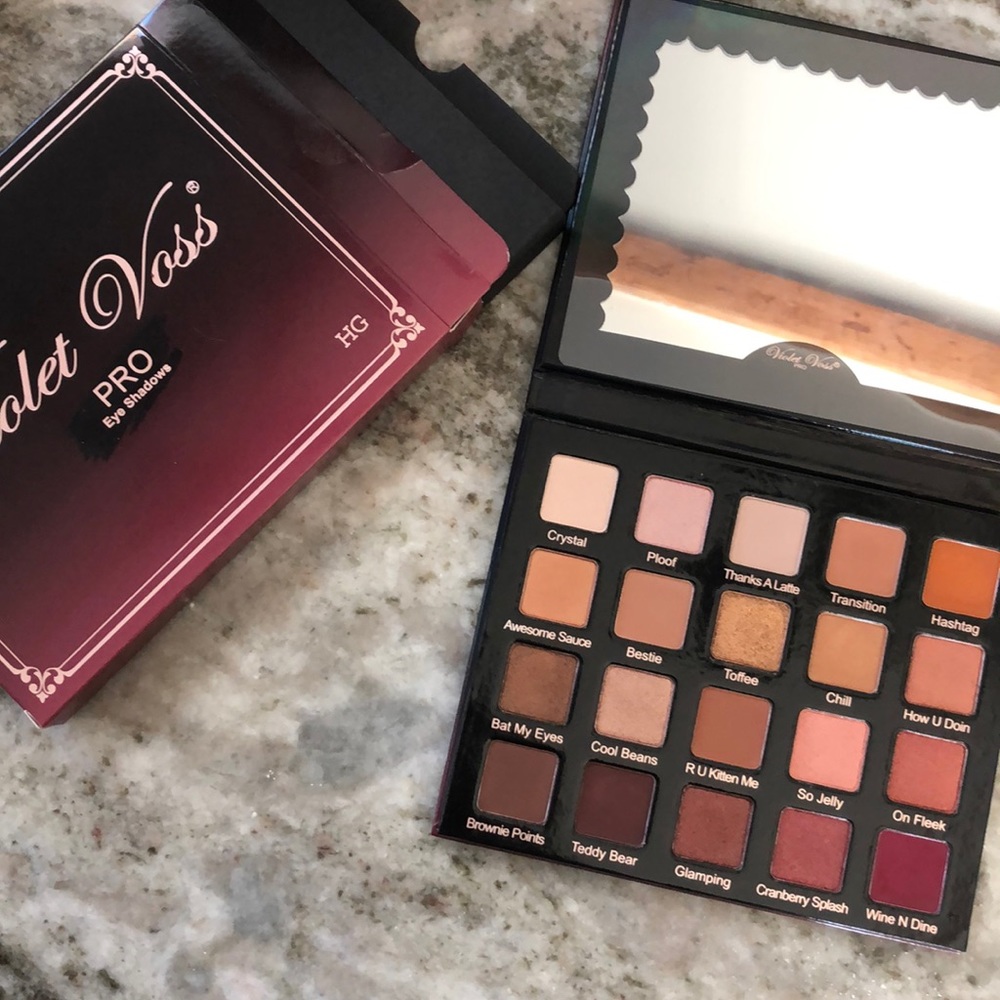 Violet Voss HG Pro Eye Shadow palette NWT